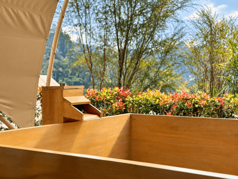 Aman_Sunlit Wooden Tub Garden Retreat